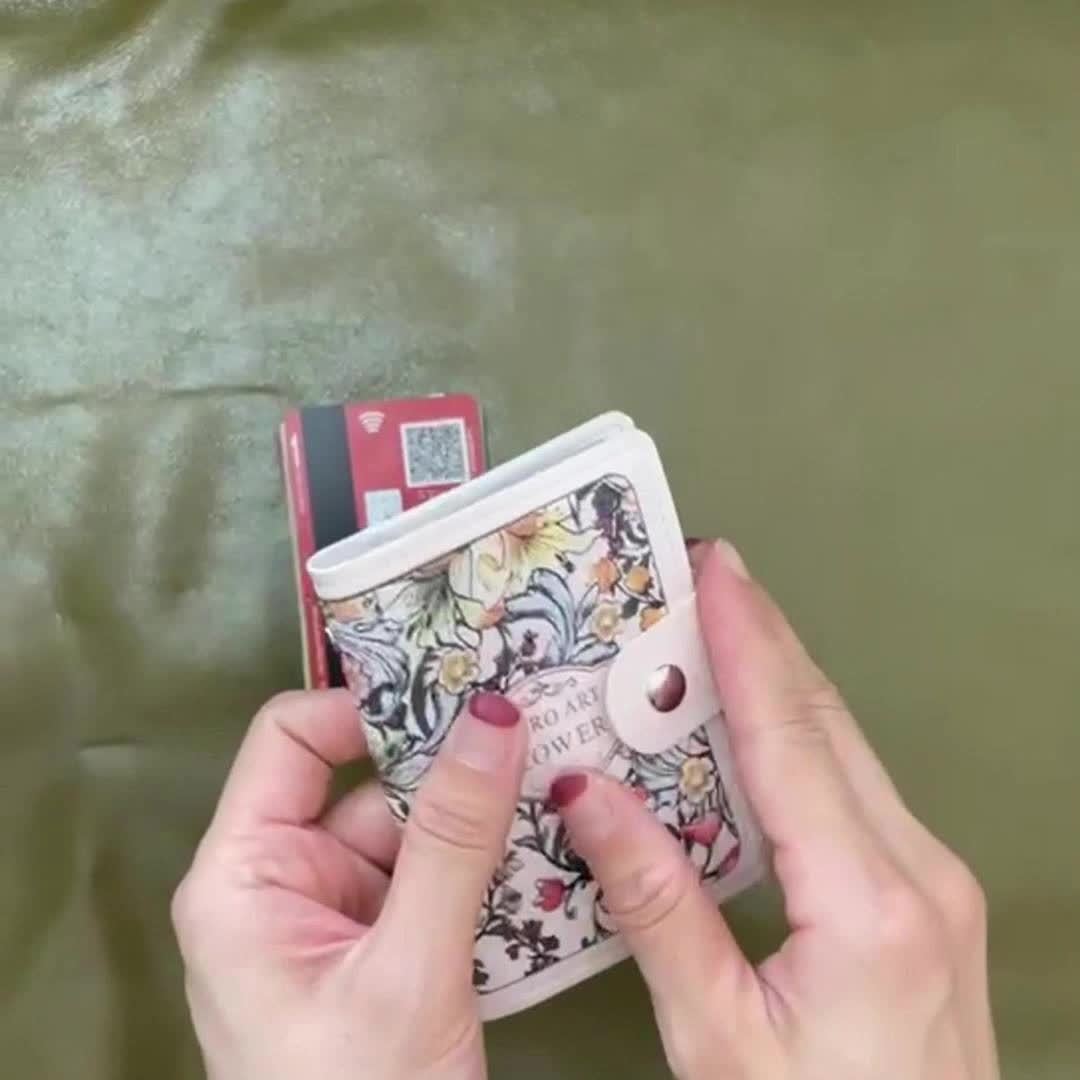 Women's Floral Credit Card Holder Wallet - Multi-Slot Organizer with Snap Closure, Compact ID & License Card Holder, Casual Chic Design for Everyday Use, Wallet Card Holder, Elegant Accessory, Durable Organizer