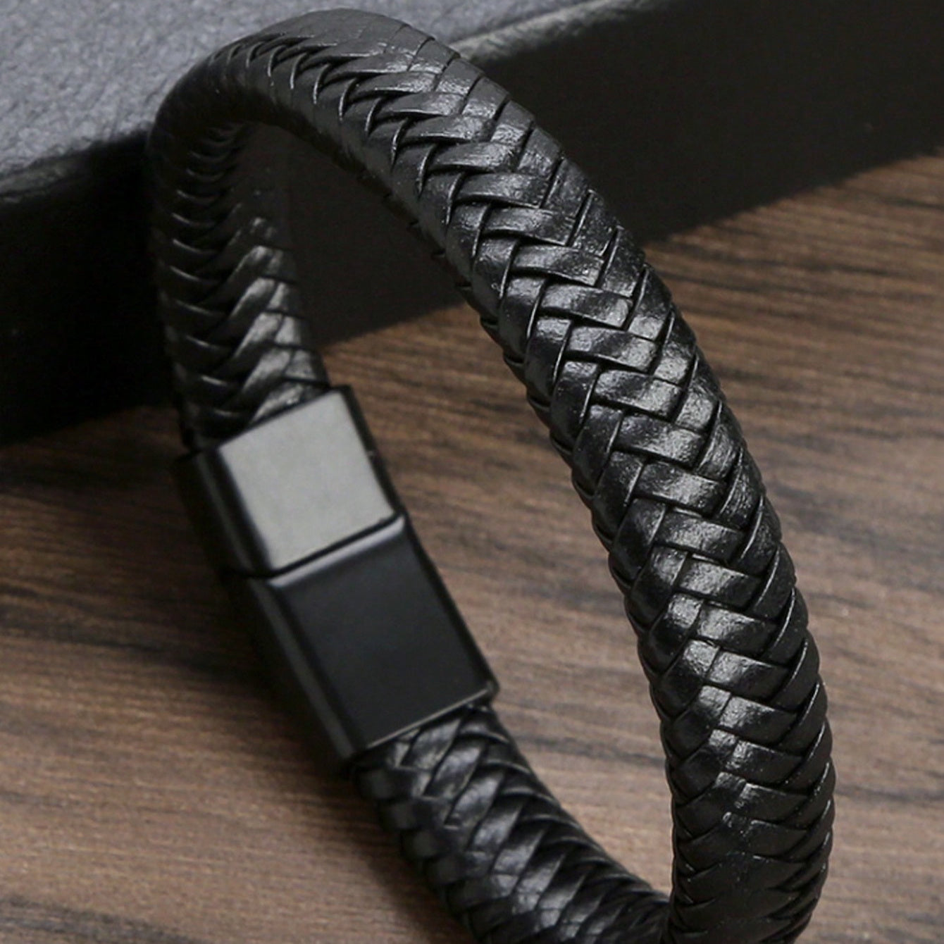 1-Pack Men's Fashion Open Bangle, Sporty Style Faux Leather Woven Bracelet