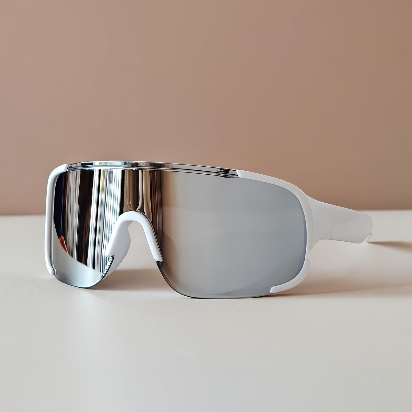 2peças Óculos Futuristas Y2K com uma Estrutura Estilosa e Grandiosa, Adequados para Homens e Mulheres. Com uma Elegante Revestimento Prateado nas Lentes, Estes Óculos são Confortáveis e Antiderrapantes, Fazendo deles Perfeitos para Uso Casual Diário.